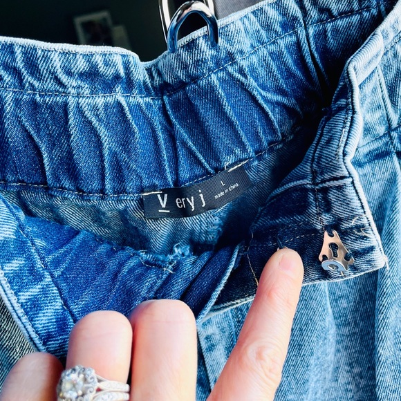 🆕 Very J Acid Wash Jean Shorts - Picture 4 of 8